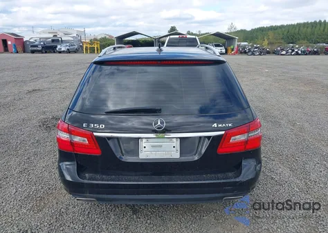 2011 Mercedes-Benz E 350 4Matic z USA, uszkodzony, nr VIN WDDHH8HB8BA219906